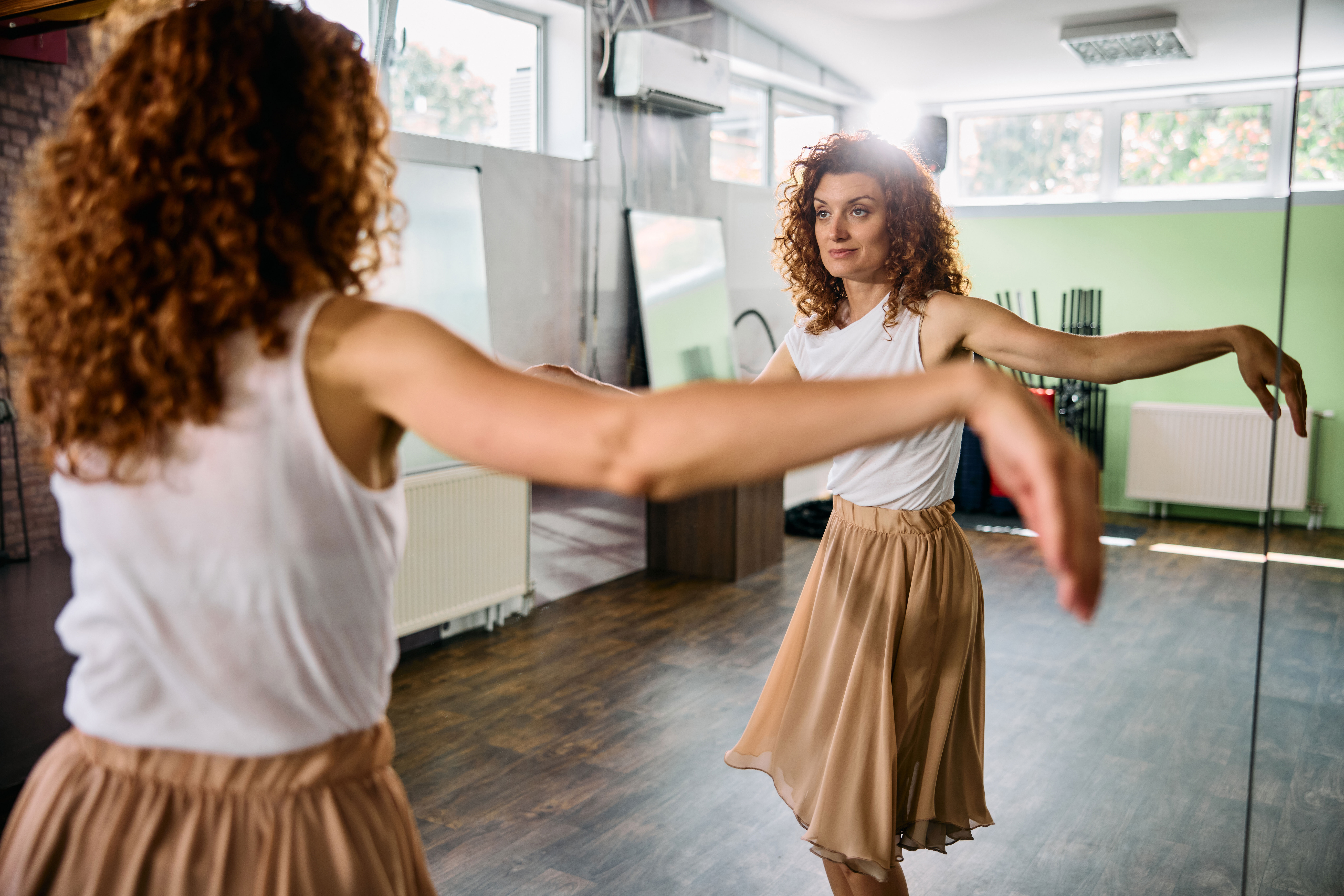 Ilustração lateral esquerda